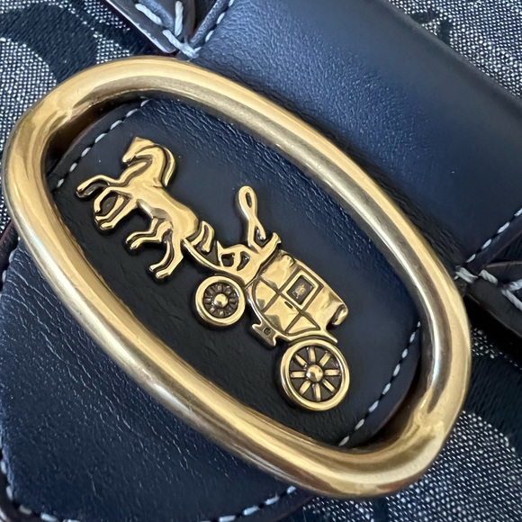 Coach Blue Shoulder Bag with Signature Design - Picture 4 of 14